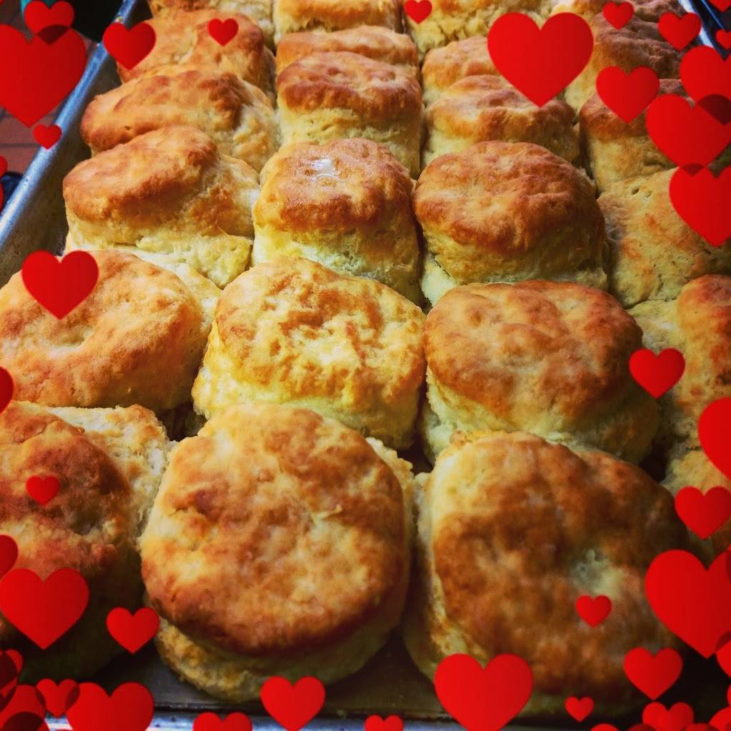 LilDebs Diner Food Truck | restaurant | 1016 Market Heights, Canyon Lake, TX 78132, USA | 8303881013 OR +1 830-388-1013