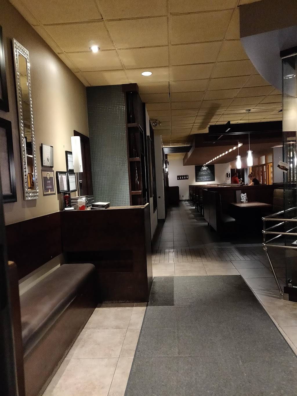 Rôtisserie St-Hubert | restaurant | 203 Boulevard Frontenac O, Thetford Mines, QC G6G 6K2, Canada | 4183357557 OR +1 418-335-7557