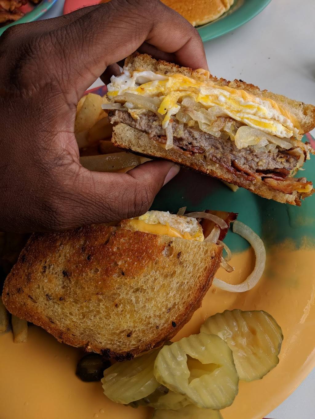 United Grill | restaurant | 4803 W Armitage Ave, Chicago, IL 60639, USA | 7732372982 OR +1 773-237-2982