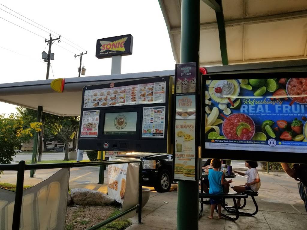 Sonic Drive-In | restaurant | 955 E Bitters Rd, San Antonio, TX 78216, USA | 2105451477 OR +1 210-545-1477