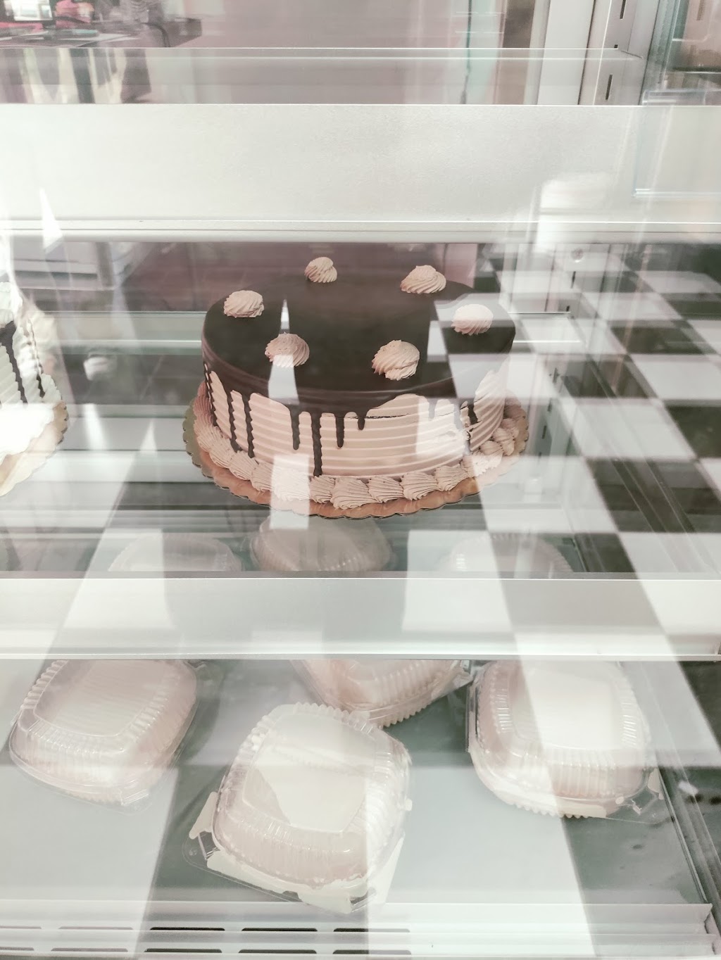 Alegrias Bakery and Pupuseria | restaurant | 2303 Soapstone Dr B, Reston, VA 20191, USA | 7038901113 OR +1 703-890-1113