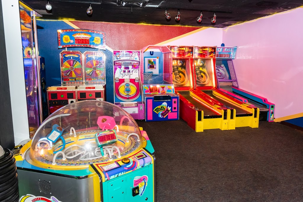 Oakwood Bowl | restaurant | 4709 W Owen K Garriott Rd, Enid, OK 73703, USA | 5802338712 OR +1 580-233-8712