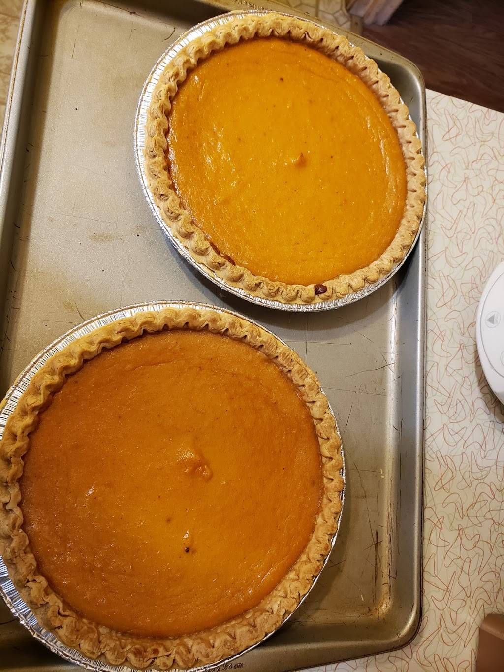 Karol`s Kitchen And Catering | restaurant | 8430 W Vienna Ave, Milwaukee, WI 53222, USA | 4143136363 OR +1 414-313-6363