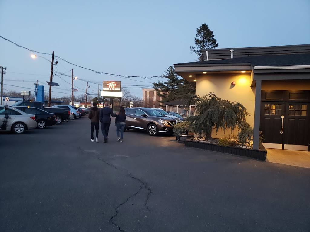 Tiffanys Casual Grill & Bar | restaurant | 1637 Vauxhall Rd, Union, NJ 07083, USA | 9086886666 OR +1 908-688-6666