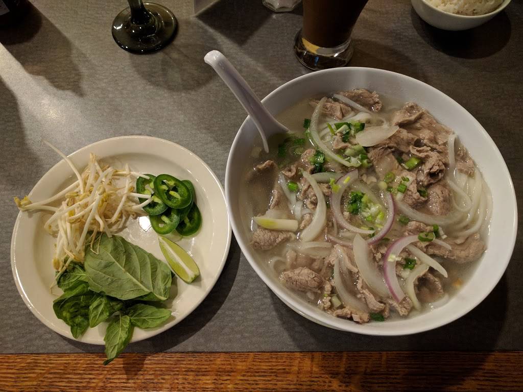 Thai Kitchen | restaurant | 1133 W South Airport Rd, Traverse City, MI 49686, USA | 2316425404 OR +1 231-642-5404