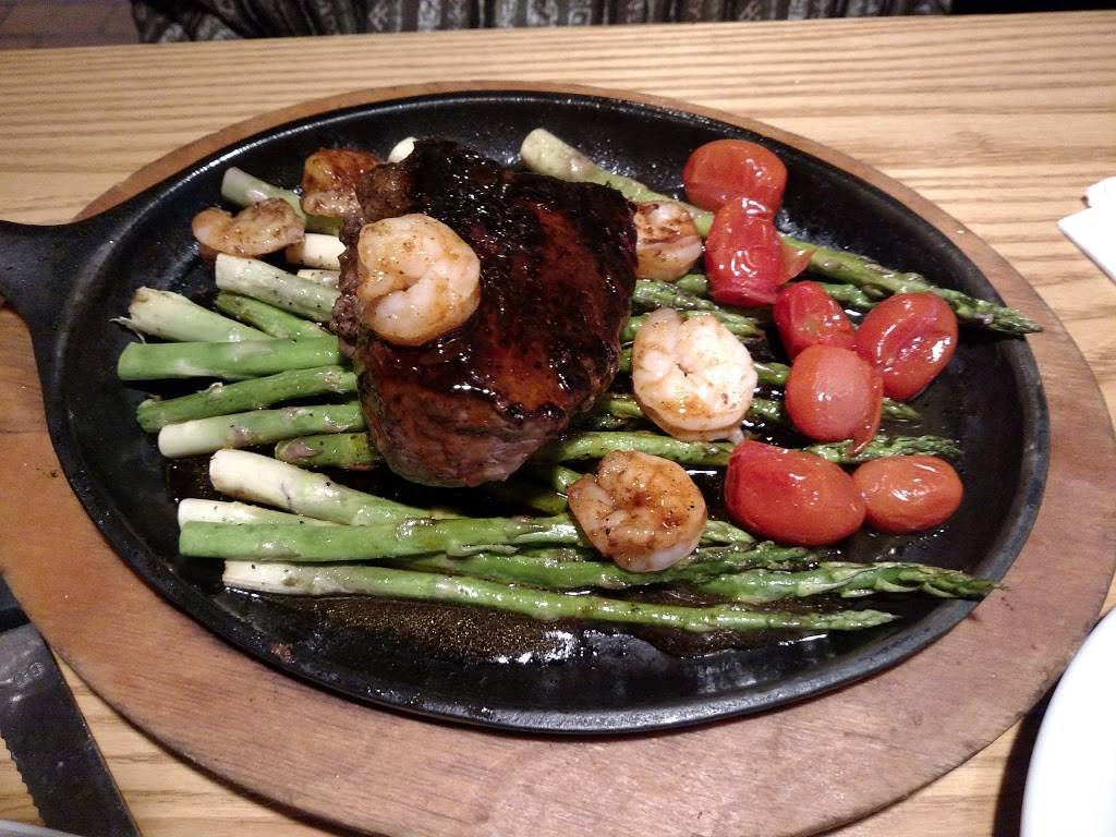 Chilis Grill & Bar | meal takeaway | 940 US-1, Vero Beach, FL 32960, USA | 7725649040 OR +1 772-564-9040