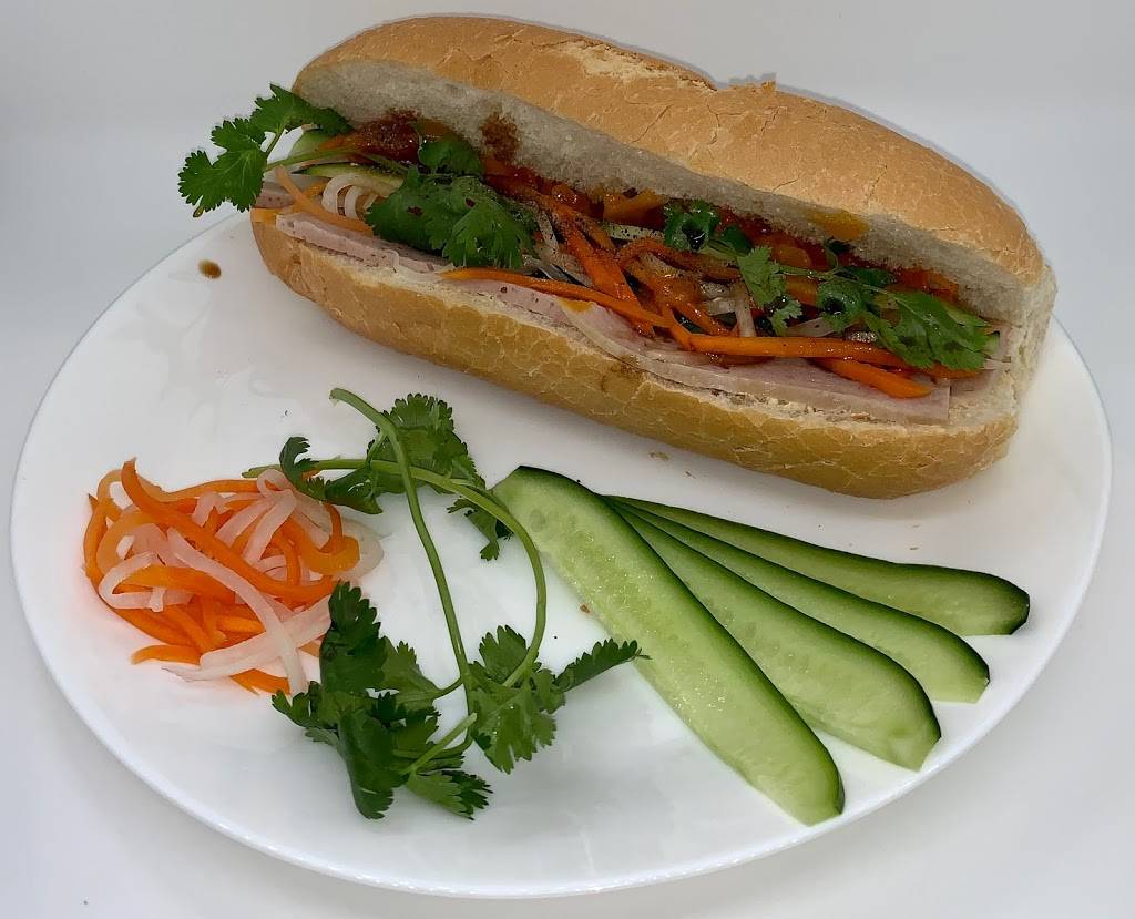 Saigon Food Cart - Vietnamese Street Food | restaurant | 1205 N 10th Pl #2206, Renton, WA 98057, USA | 4254493635 OR +1 425-449-3635