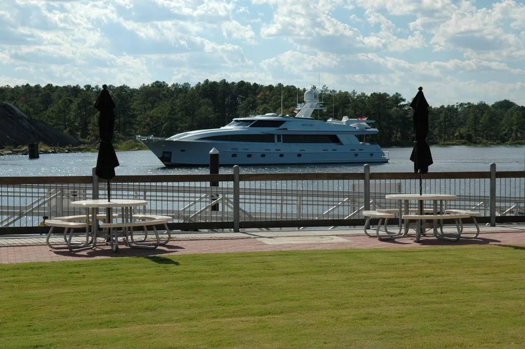 Top Rack Marina | restaurant | 5532 Bainbridge Point, Chesapeake, VA 23320, USA | 7572273041 OR +1 757-227-3041