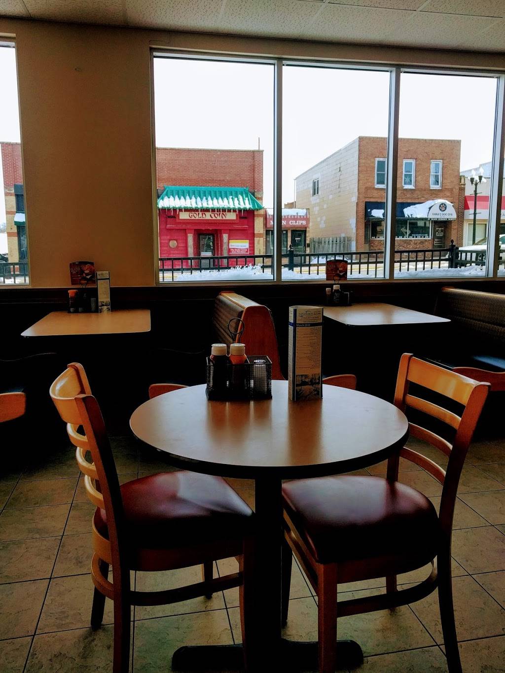 Dairy Queen | restaurant | 46 Main St N, Hutchinson, MN 55350, USA | 3205872076 OR +1 320-587-2076