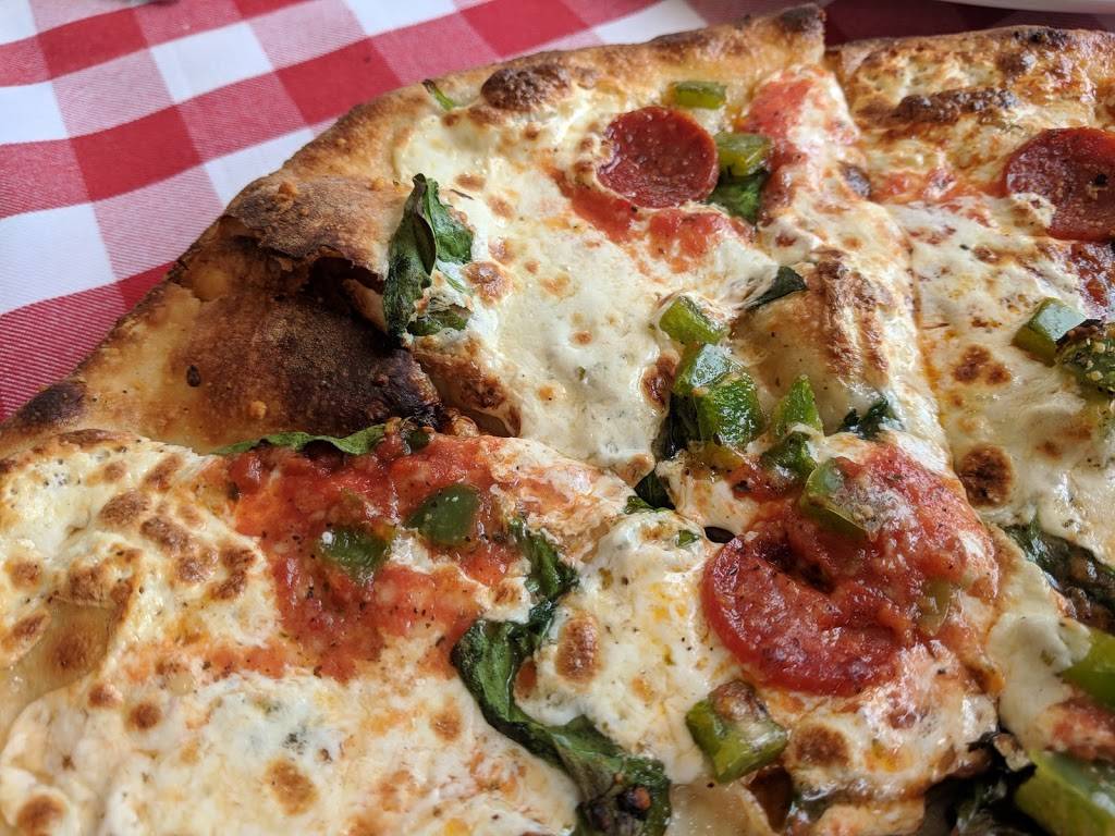 Grimaldis Pizzeria | restaurant | 20 Waterway Ave #100, The Woodlands, TX 77380, USA | 2814653500 OR +1 281-465-3500