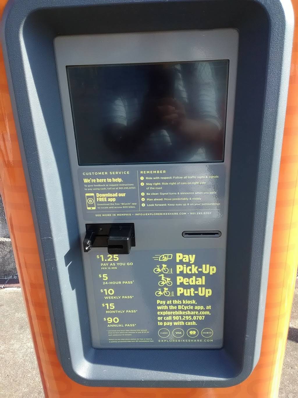 Crumpys Hot Wings | restaurant | 1671 S 3rd St, Memphis, TN 38106, USA | 9015125552 OR +1 901-512-5552