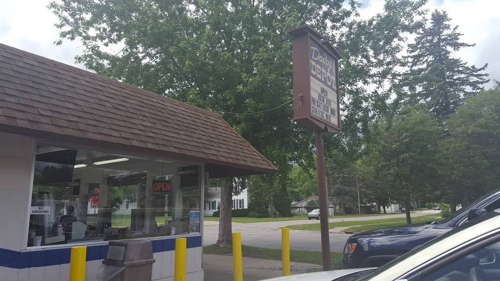 Dairy Depot | restaurant | 534 S Chestnut St, Reed City, MI 49677, USA | 2318325854 OR +1 231-832-5854