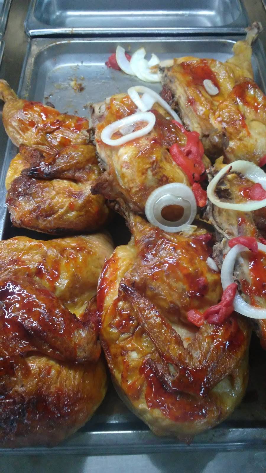 El Castillo De La Fruta | restaurant | 1140 W 68th St, Hialeah, FL 33014, USA | 3058272200 OR +1 305-827-2200