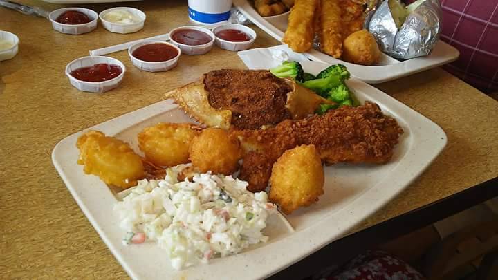 Captain Ds | restaurant | 6027 W Colonial Dr, Orlando, FL 32808, USA | 4072983466 OR +1 407-298-3466