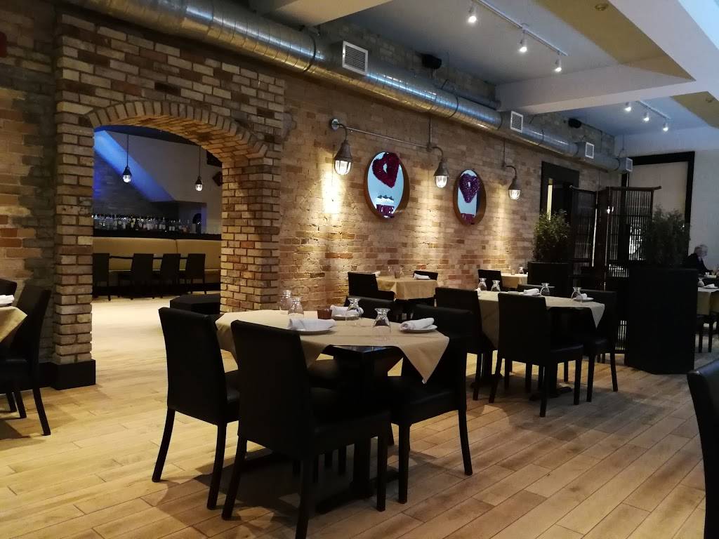 AW, SHUCKS! OYSTER BAR & BISTRO | restaurant | 15230 Yonge St, Aurora, ON L4G 1P2, Canada | 9057275100 OR +1 905-727-5100