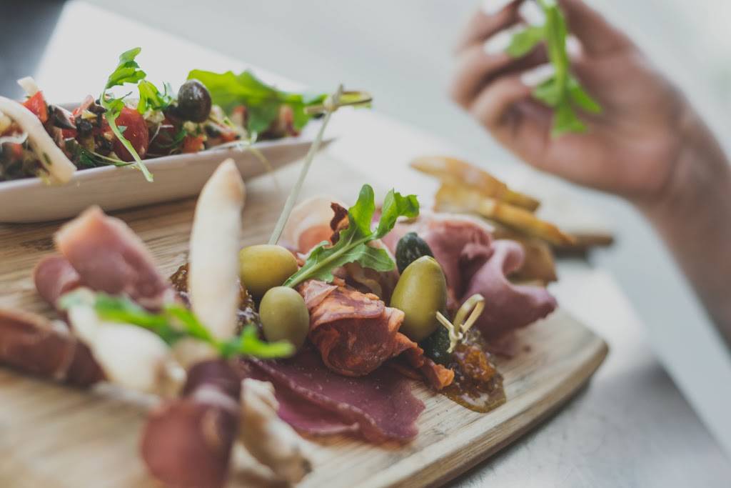 Restaurant Fratello | restaurant | 71 Montée des Bouleaux BUR 300, Saint-Constant, QC J5A 1B4, Canada | 4508451048 OR +1 450-845-1048