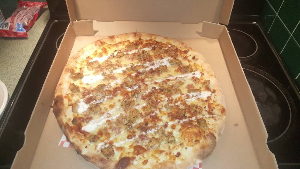 Lucas New York Style Pizza | restaurant | 3451 Darrow Rd, Stow, OH 44224, USA | 3306889595 OR +1 330-688-9595