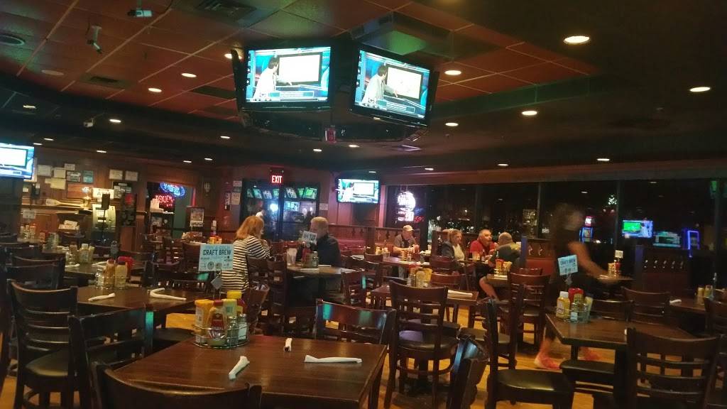 Rookies Sports Bar & Grill (St. Charles) | restaurant | 1545 W Main St, St. Charles, IL 60174, USA | 6305130681 OR +1 630-513-0681