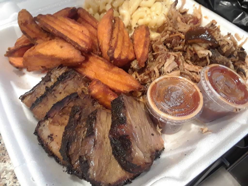 Larry Js BBQ Cafe | restaurant | 600 D St, Boston, MA 02210, USA | 6173489800 OR +1 617-348-9800