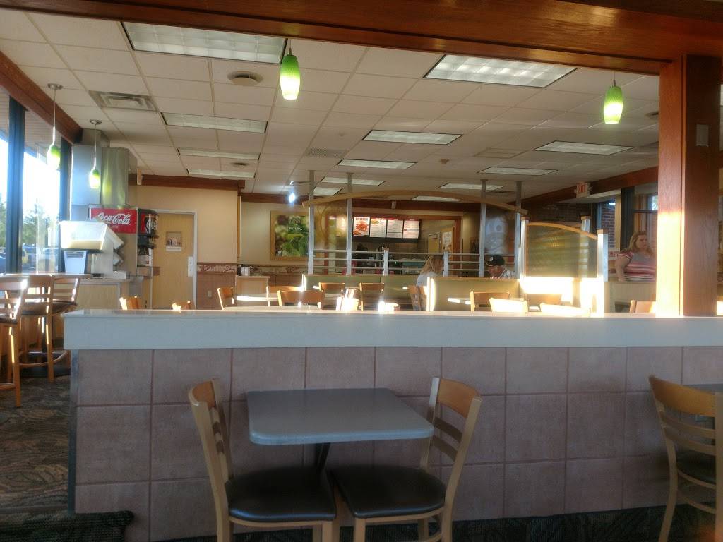 Wendys | restaurant | 890 W Central Ave, Springboro, OH 45066, USA | 9377467686 OR +1 937-746-7686