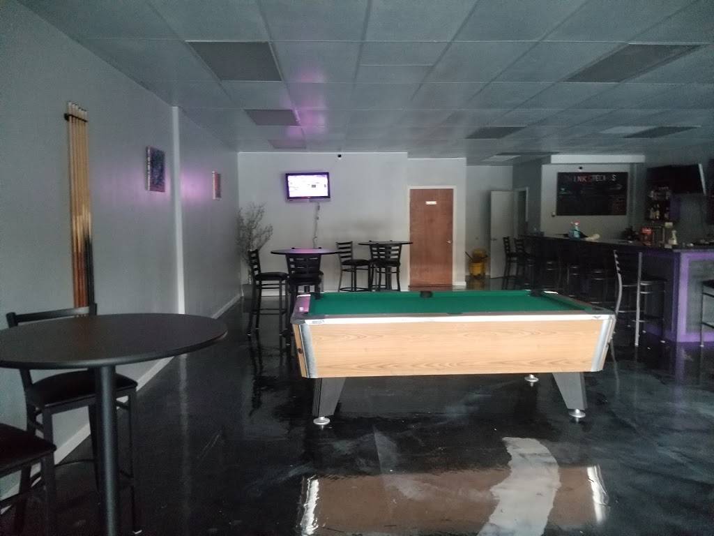 BZ Taps & Grinders | restaurant | 640 Merrimon Ave, Asheville, NC 28804, USA | 8285054419 OR +1 828-505-4419