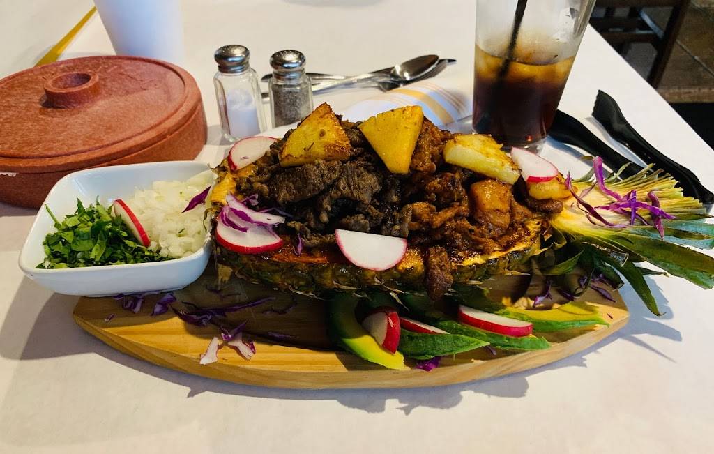 Tavos Signature Cuisine | restaurant | 5814 W Bluemound Rd, Milwaukee, WI 53213, USA | 4142398888 OR +1 414-239-8888