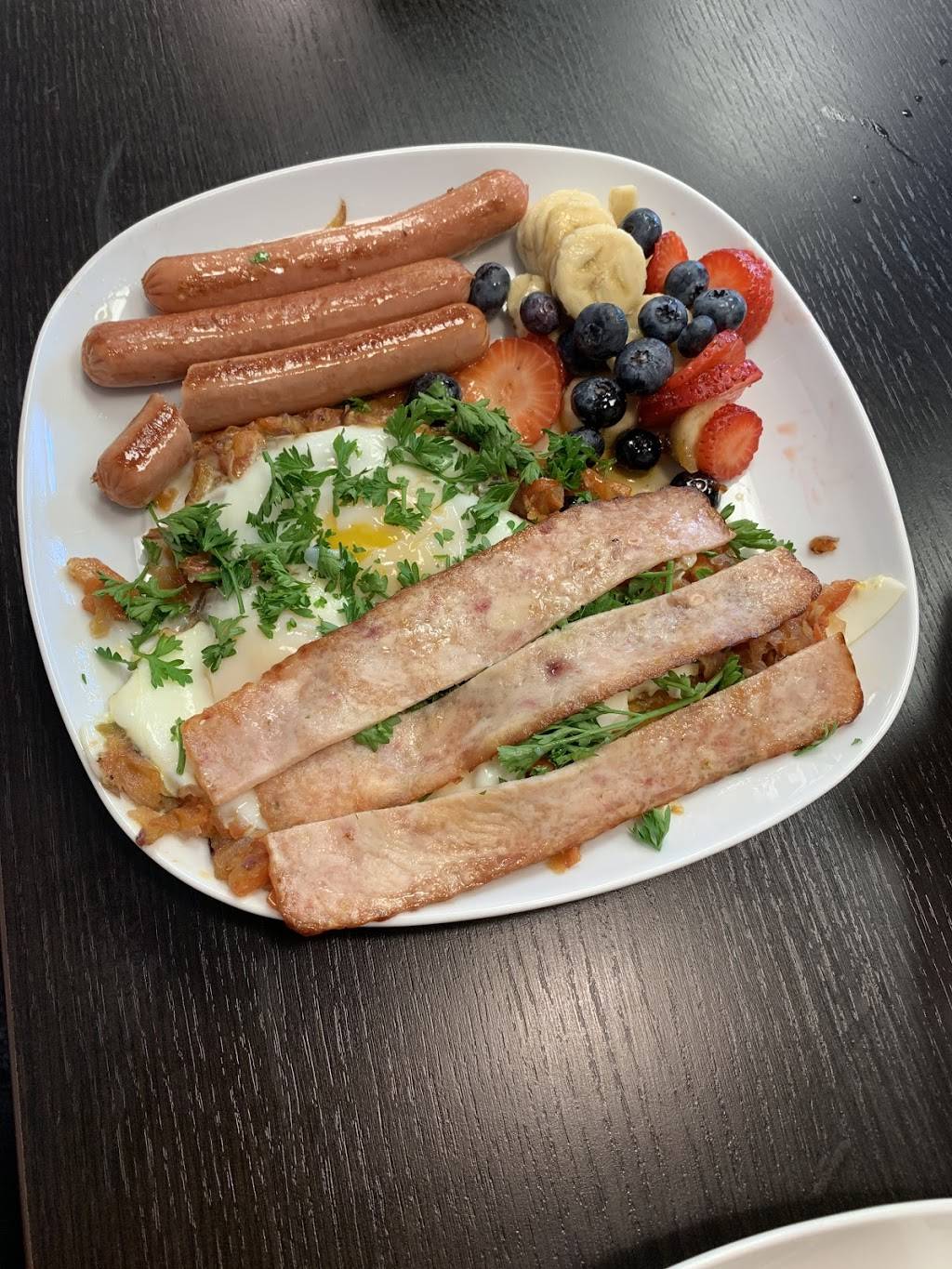 Zaffron Grill | restaurant | 901 Lansdowne St W, Peterborough, ON K9J 1Z5, Canada | 7057493234 OR +1 705-749-3234