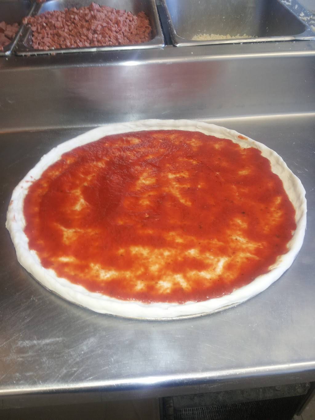 Sarduccis East | restaurant | 2675 Lauzon Road, Windsor, ON N8T 2Z5, Canada | 5199747200 OR +1 519-974-7200