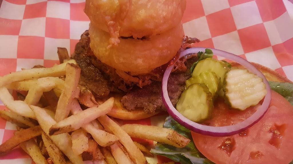 Red Pig Inn | restaurant | 1470 N Perry St, Ottawa, OH 45875, USA | 4195236458 OR +1 419-523-6458