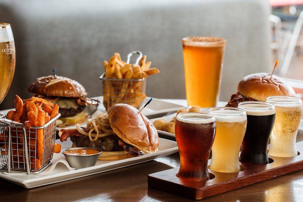 Eds Tavern | restaurant | 10719 Rodeo Drive, Lakewood Ranch, FL 34202, USA | 9419070400 OR +1 941-907-0400