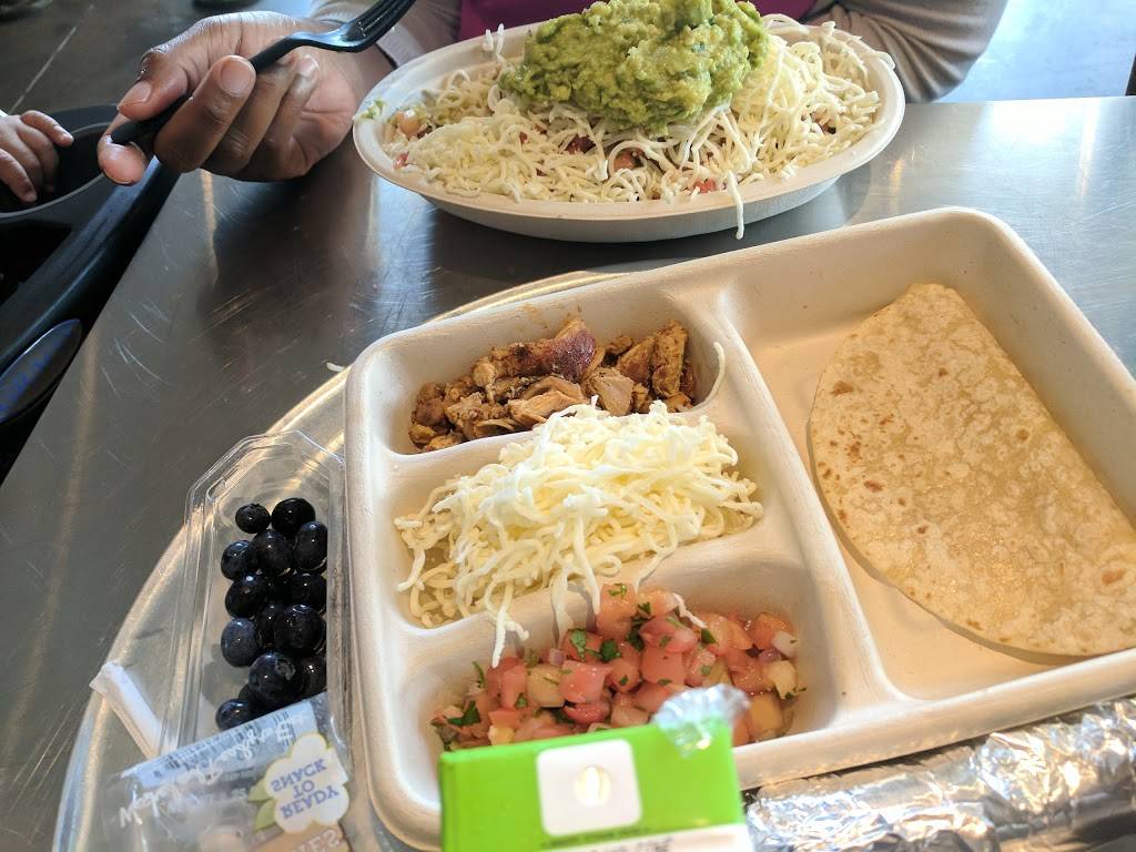 Chipotle Mexican Grill | restaurant | 3900 Hillsboro Pike Ste 28, Nashville, TN 37215, USA | 6152929199 OR +1 615-292-9199