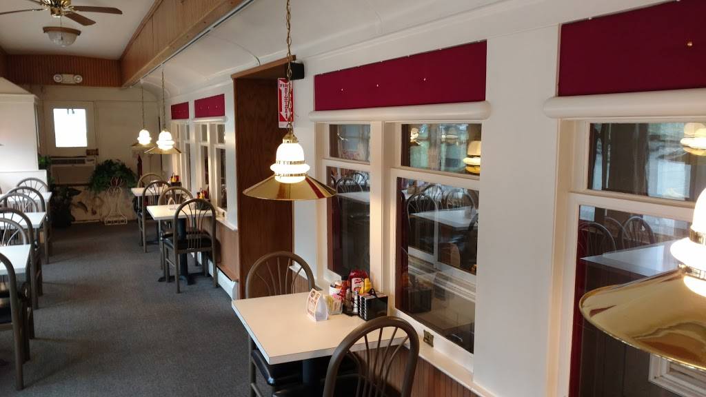 The Club Car Grille | restaurant | 6225 D Ave W, Kalamazoo, MI 49009, USA | 2697751267 OR +1 269-775-1267