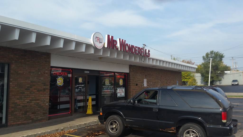 Mr Wonderfuls Chicken & Waffles | restaurant | 5354 Lee Rd, Maple Heights, OH 44137, USA | 2164759233 OR +1 216-475-9233