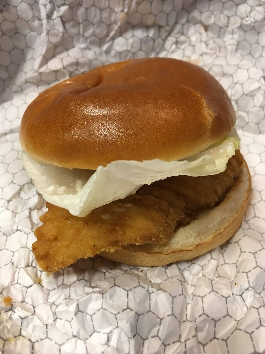 Wendys | restaurant | 304 Wellington St E, Aurora, ON L4G 1J5, Canada | 9058419774 OR +1 905-841-9774