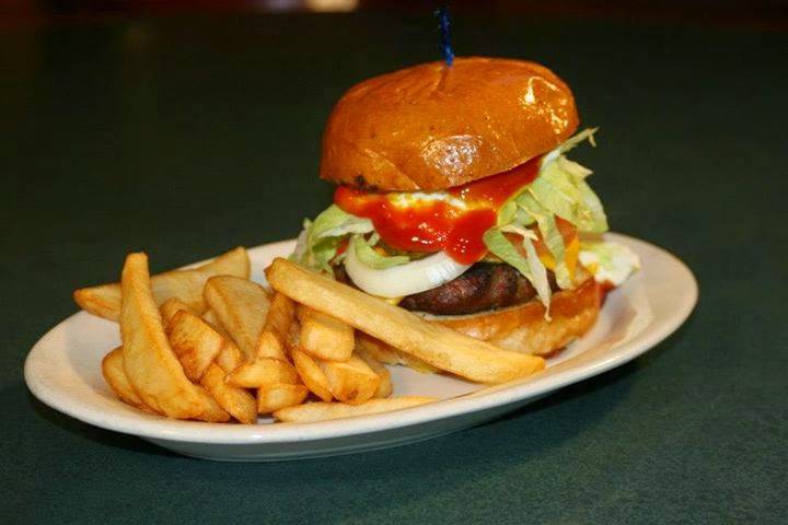 McVees | night club | 23380 Telegraph Rd, Southfield, MI 48033, USA | 2483528243 OR +1 248-352-8243