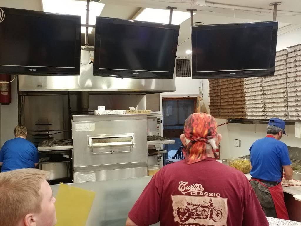 Free Topping Pizza | restaurant | 165 Simcoe St S, Oshawa, ON L1H 4G8, Canada | 9055711010 OR +1 905-571-1010