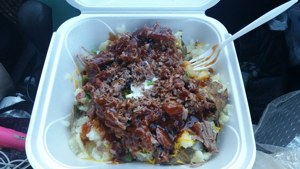 Yalls Barbecue and Produce | restaurant | 1515 County Rd 24, Tyler, TX 75705, USA | 9035666534 OR +1 903-566-6534