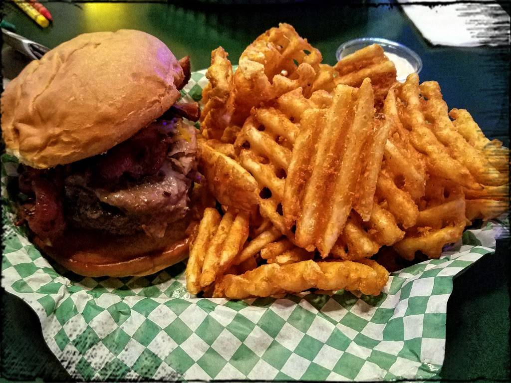 Shamrocks | restaurant | 995 7th St W, St Paul, MN 55102, USA | 6512289925 OR +1 651-228-9925