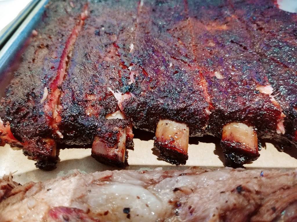 Bludsos Bar & Que | restaurant | 609 N La Brea Ave, Los Angeles, CA 90036, USA | 3239312583 OR +1 323-931-2583