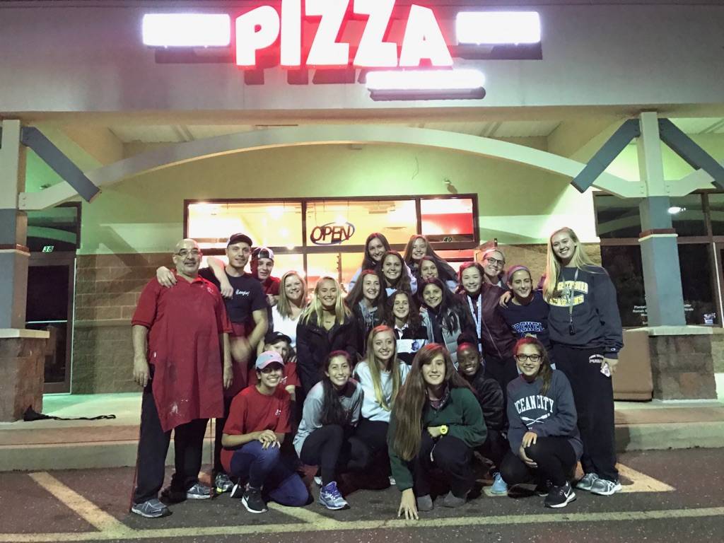 Gennaros Chicago Style Pizza | restaurant | 40 Glocker Way, Pottstown, PA 19465, USA | 4849498887 OR +1 484-949-8887