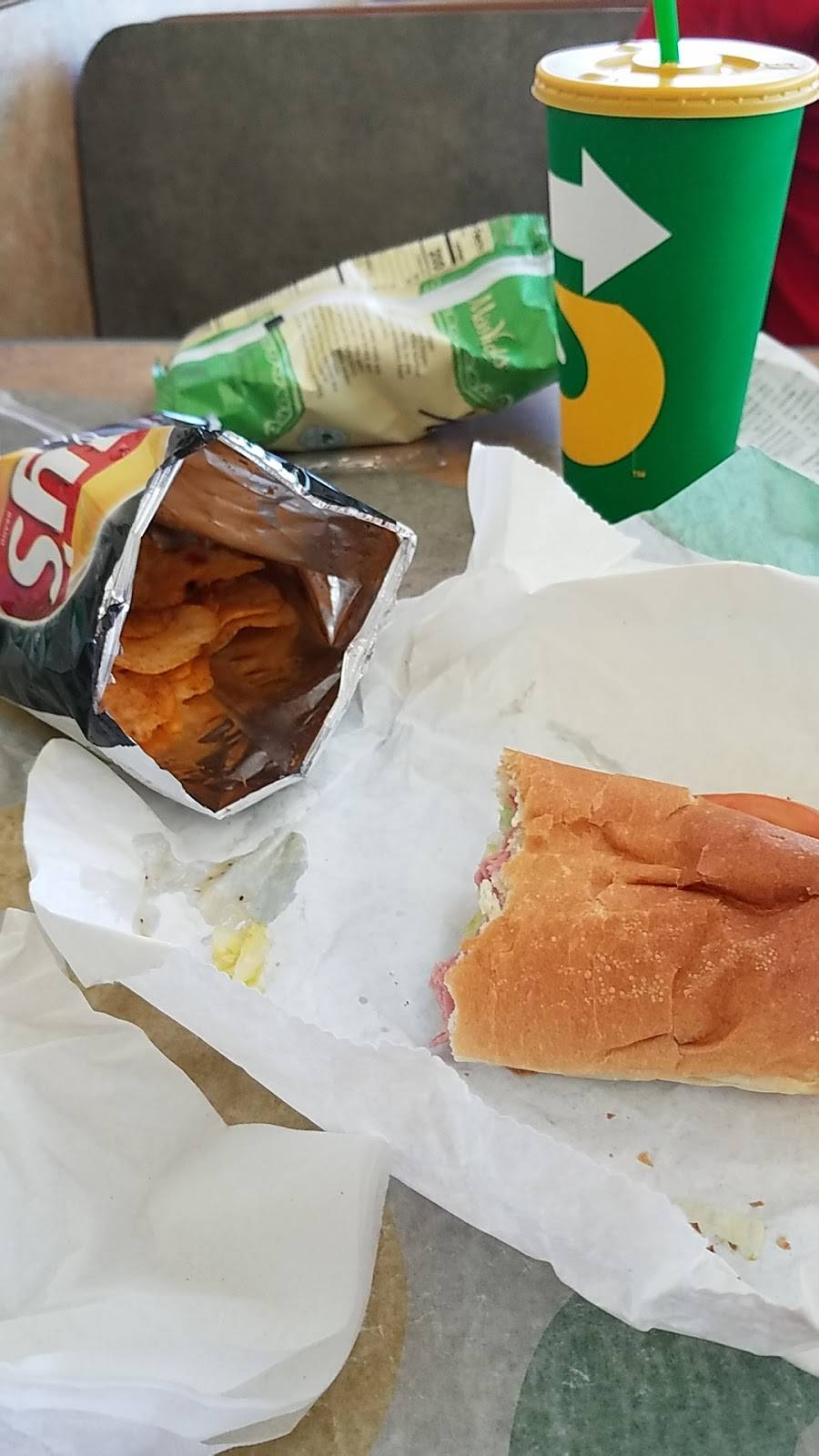 Subway | meal takeaway | 1020 D&E, Westbank Expy, Westwego, LA 70094, USA | 5043287100 OR +1 504-328-7100