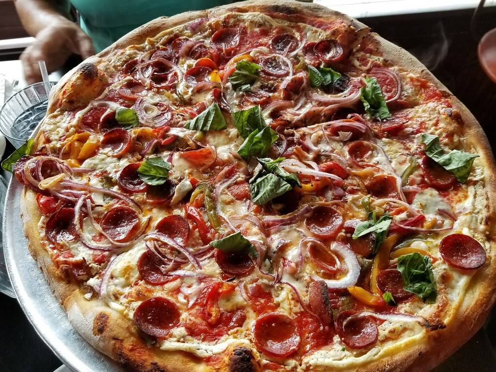 Cristinos Coal Oven Pizza | restaurant | 1101 S Ft Harrison Ave, Clearwater, FL 33756, USA | 7274434900 OR +1 727-443-4900