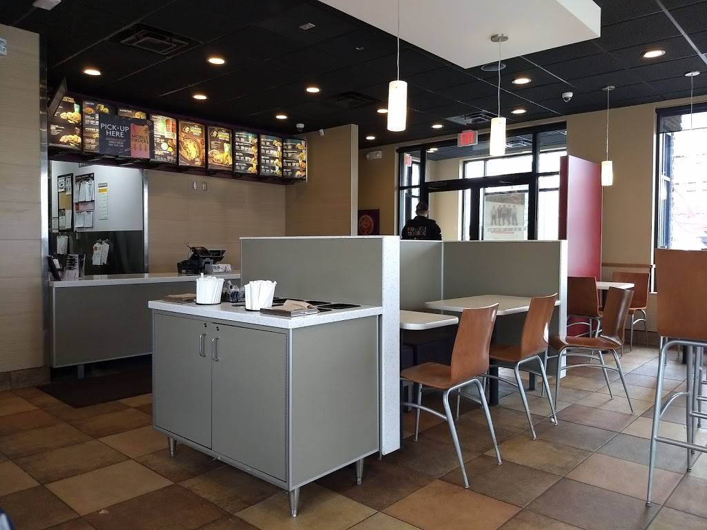 Taco Bell | meal takeaway | 6010 28th St SE, Grand Rapids, MI 49546, USA | 6169428661 OR +1 616-942-8661