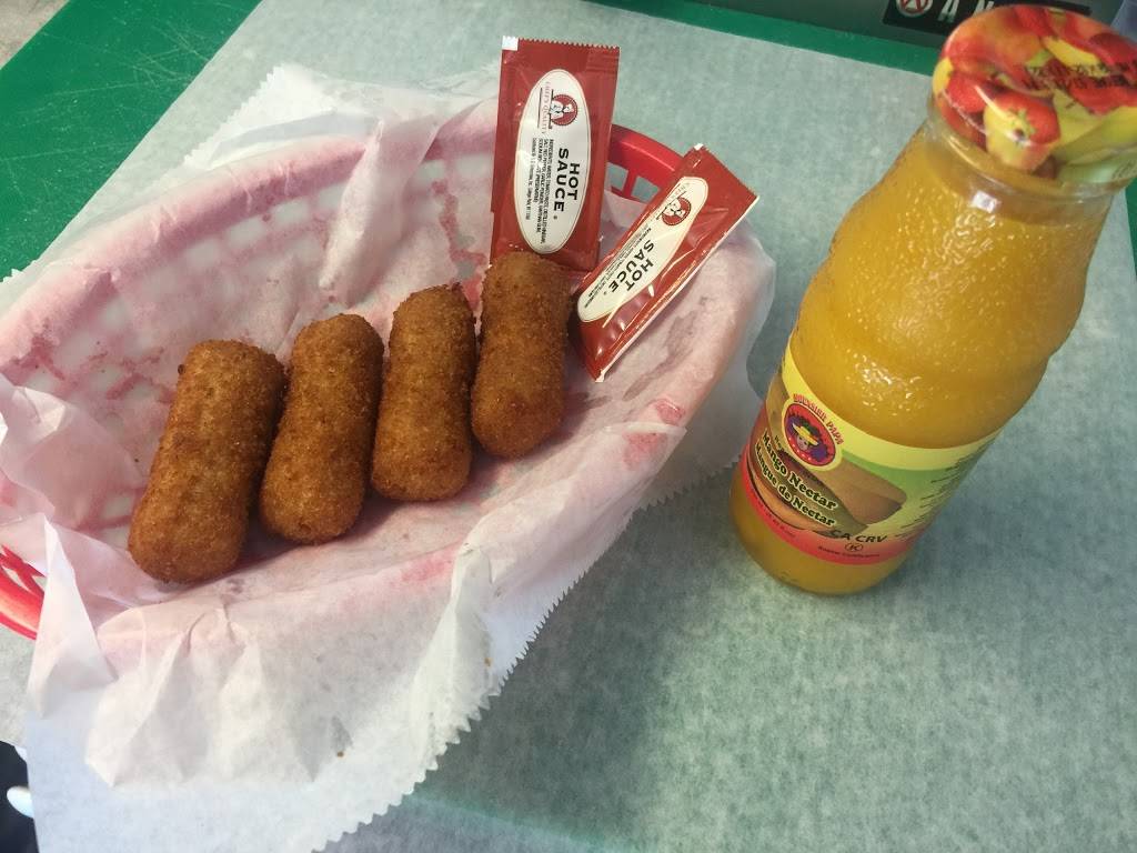 Lizzies cafe | restaurant | 3278, 9743 W Hillsborough Ave, Tampa, FL 33615, USA | 8134529152 OR +1 813-452-9152