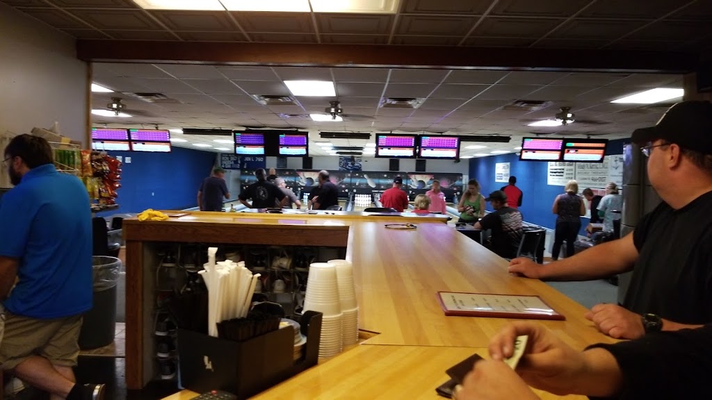 Sonny Lanes Bowling Bar and Grille | restaurant | 696 Ohio 534, 2 miles south of rt 90, Geneva, OH 44041, USA | 4404664371 OR +1 440-466-4371