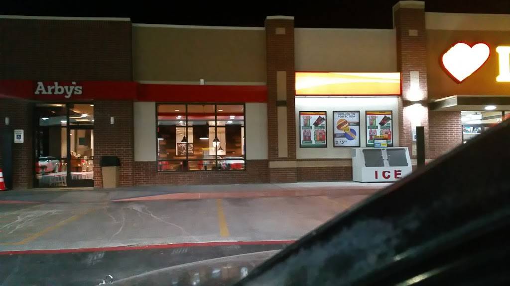Arbys | restaurant | 2300 US-380, Bridgeport, TX 76426, USA | 9406833325 OR +1 940-683-3325