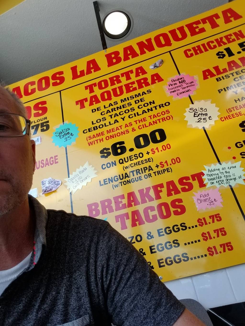 Tacos La Banqueta | restaurant | 2007 Southeast Pkwy, Arlington, TX 76018, USA | 6822761577 OR +1 682-276-1577