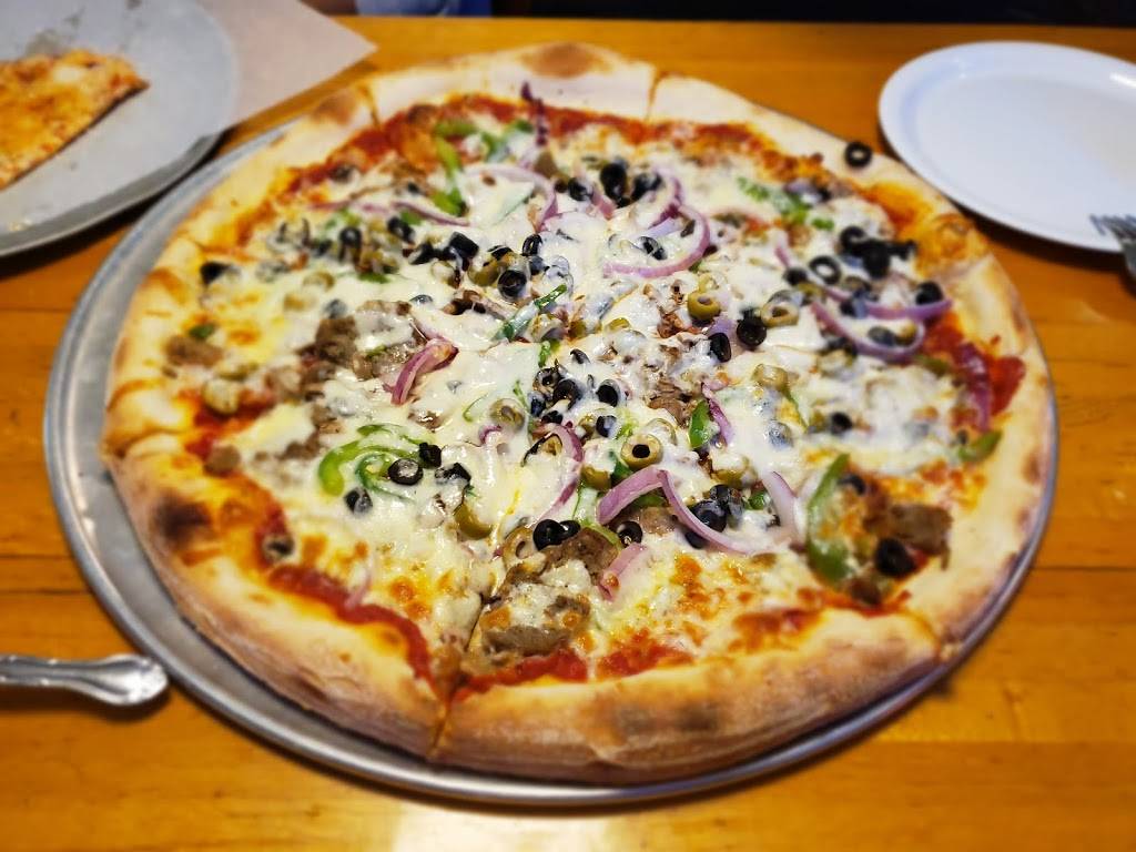 Fellinis Pizza | restaurant | 4429 Roswell Rd NE, Atlanta, GA 30342, USA | 4043038248 OR +1 404-303-8248