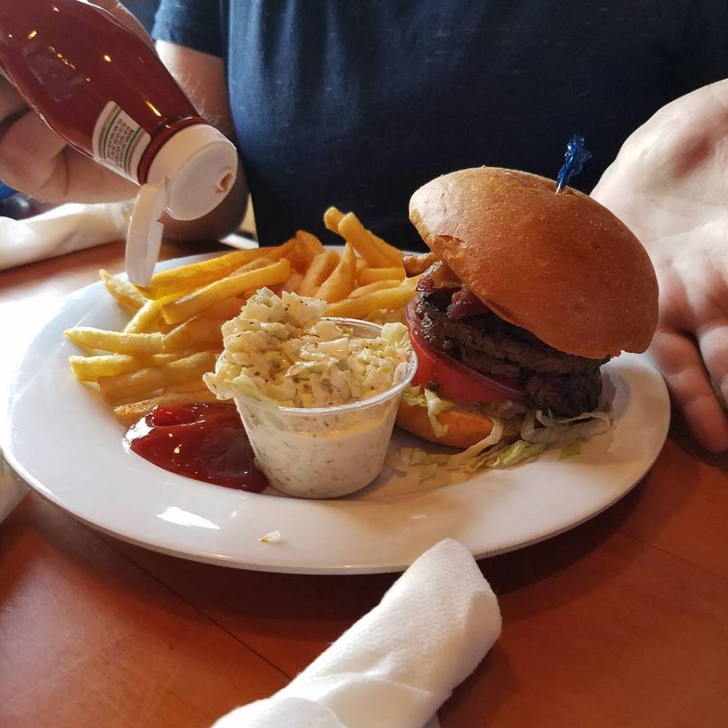 Smokin Oyster Brewery | restaurant | 340 Old San Carlos Blvd, Fort Myers Beach, FL 33931, USA | 2394633474 OR +1 239-463-3474