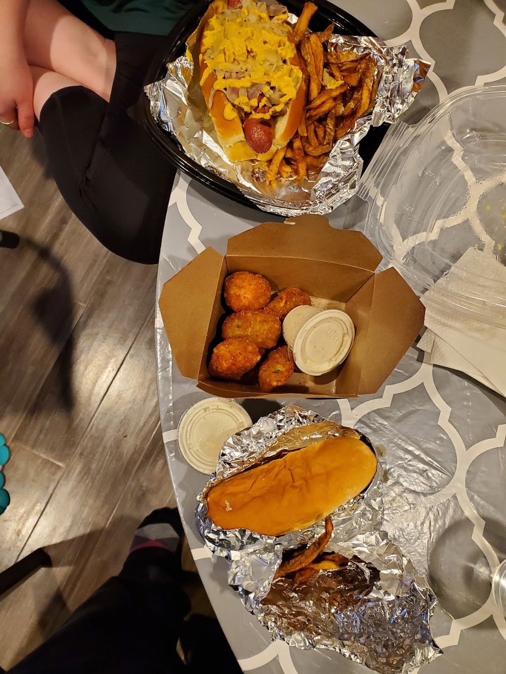 HOOT DOGS | restaurant | 150 Bartlett Plaza, Bartlett, IL 60103, USA | 8554668364 OR +1 855-466-8364